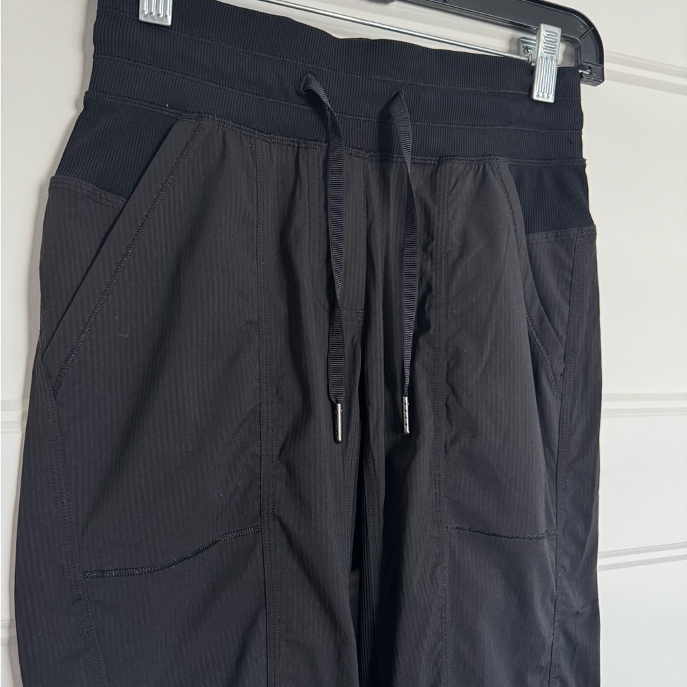 lululemon athletica - Street To Studio Pant II Black - Water-repellent - Size 2 - Picture 10 of 14